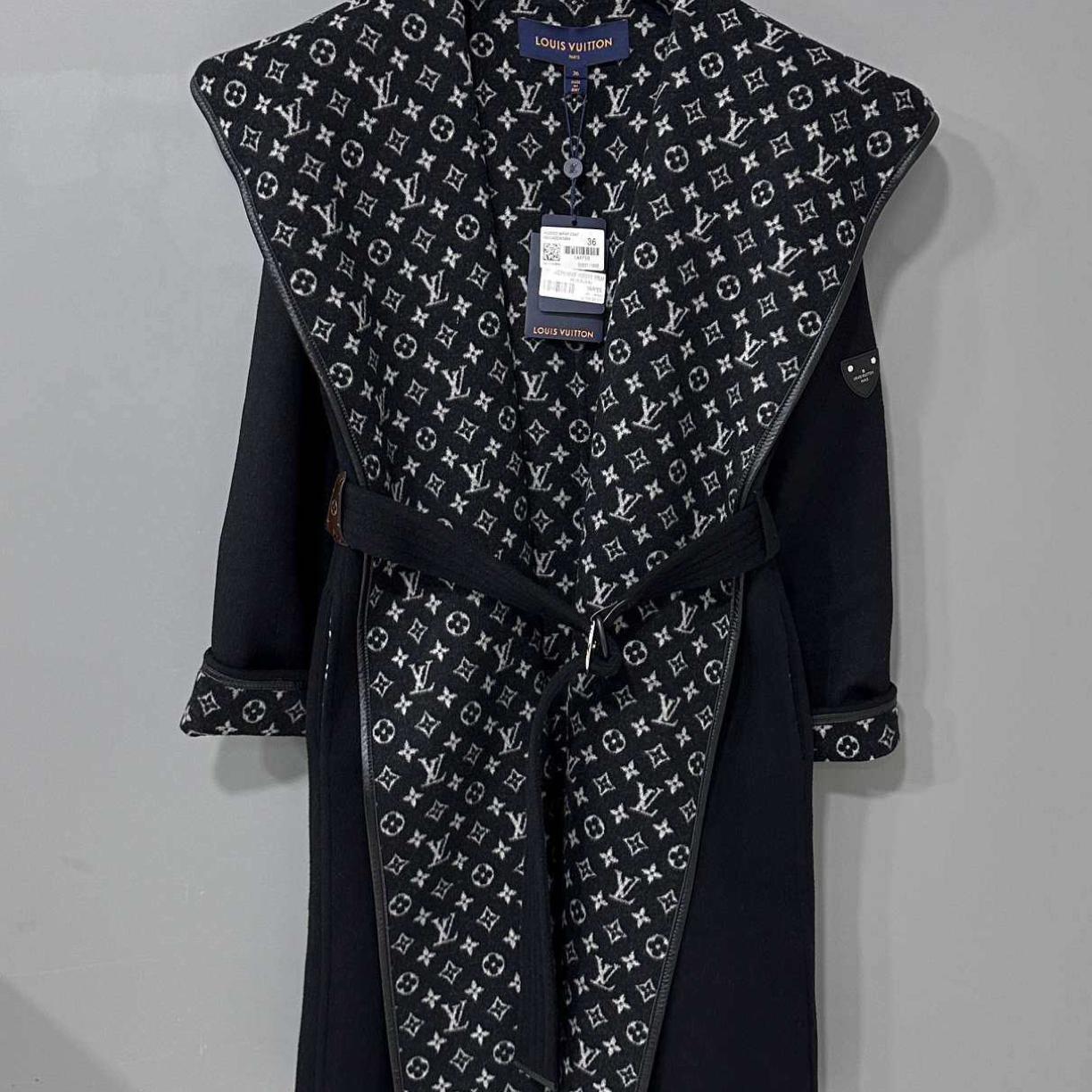 未使用 LouisVuitton/路易威登 黑色小花满印浴袍/36码/87261