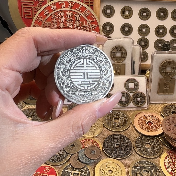 ****的铜现代翻砂工艺作品