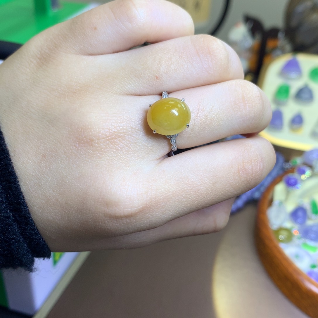 翡翠颈饰18K金镶嵌翡翠