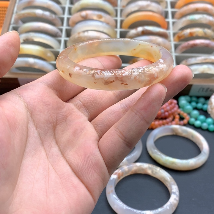 【闪购商品】玛瑙/玉髓手镯未镶嵌成****饭