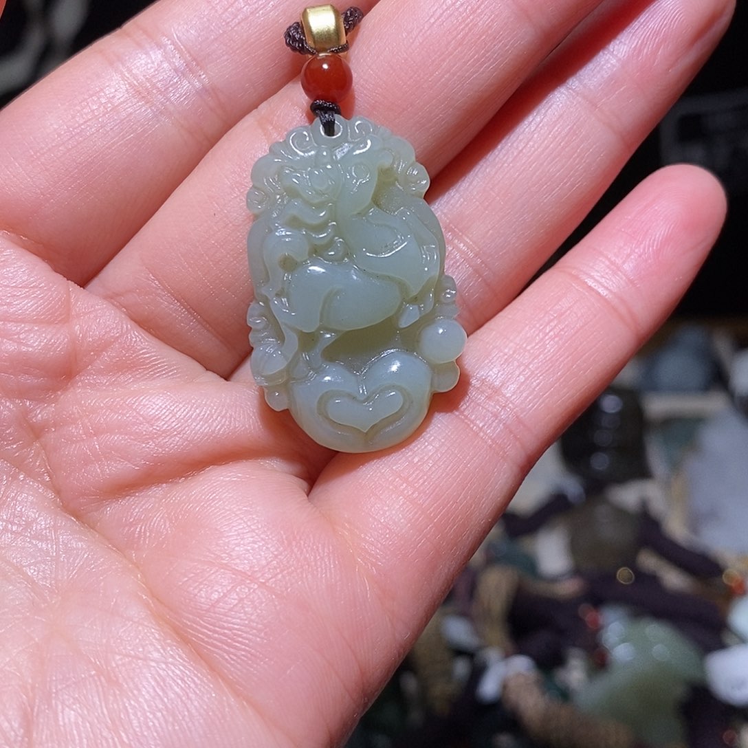 和田玉未镶嵌颈饰