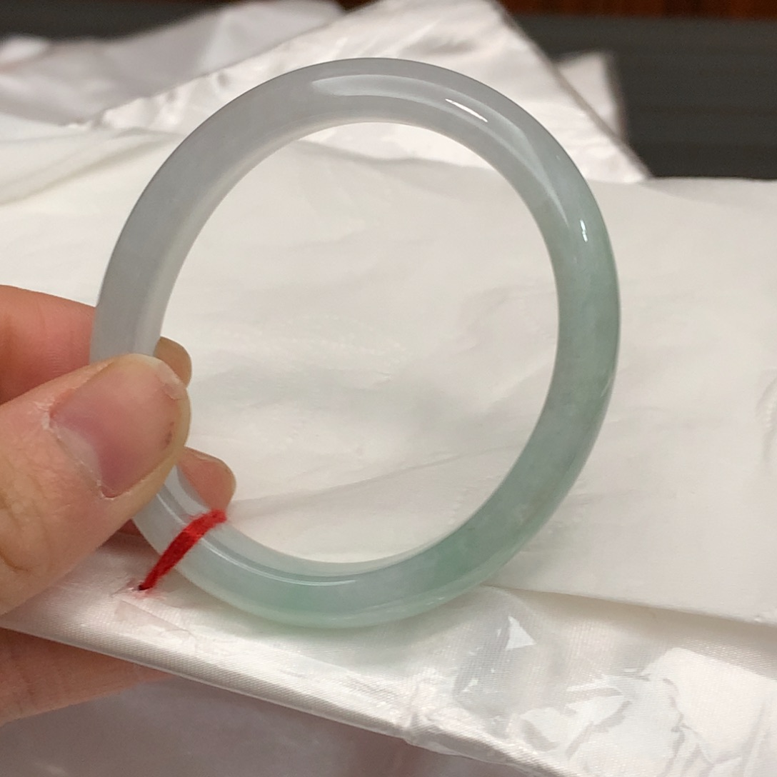 翡翠手镯未镶嵌翡翠手镯未镶嵌53.6圈口贵妃