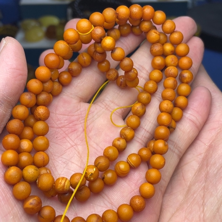 未镶嵌琥珀珠宝奇石