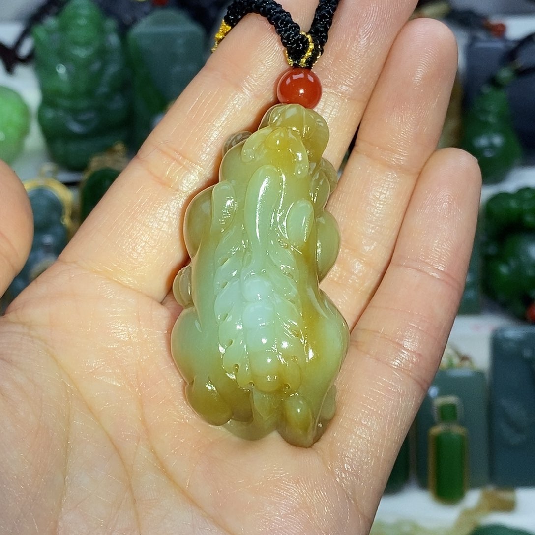 和田玉（糖玉）颈饰未镶嵌