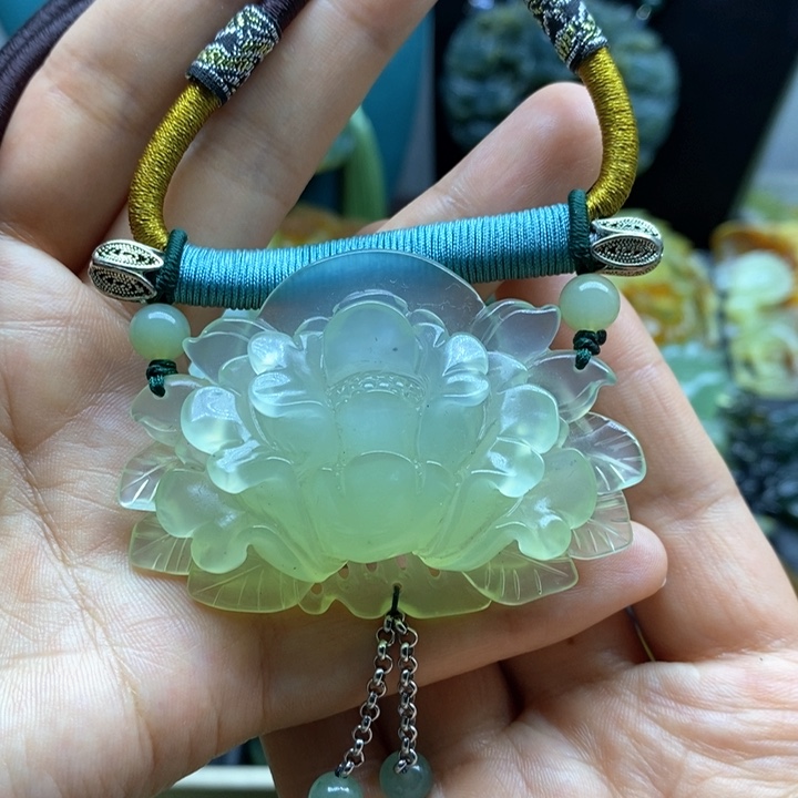 未镶嵌蛇纹石玉挂件