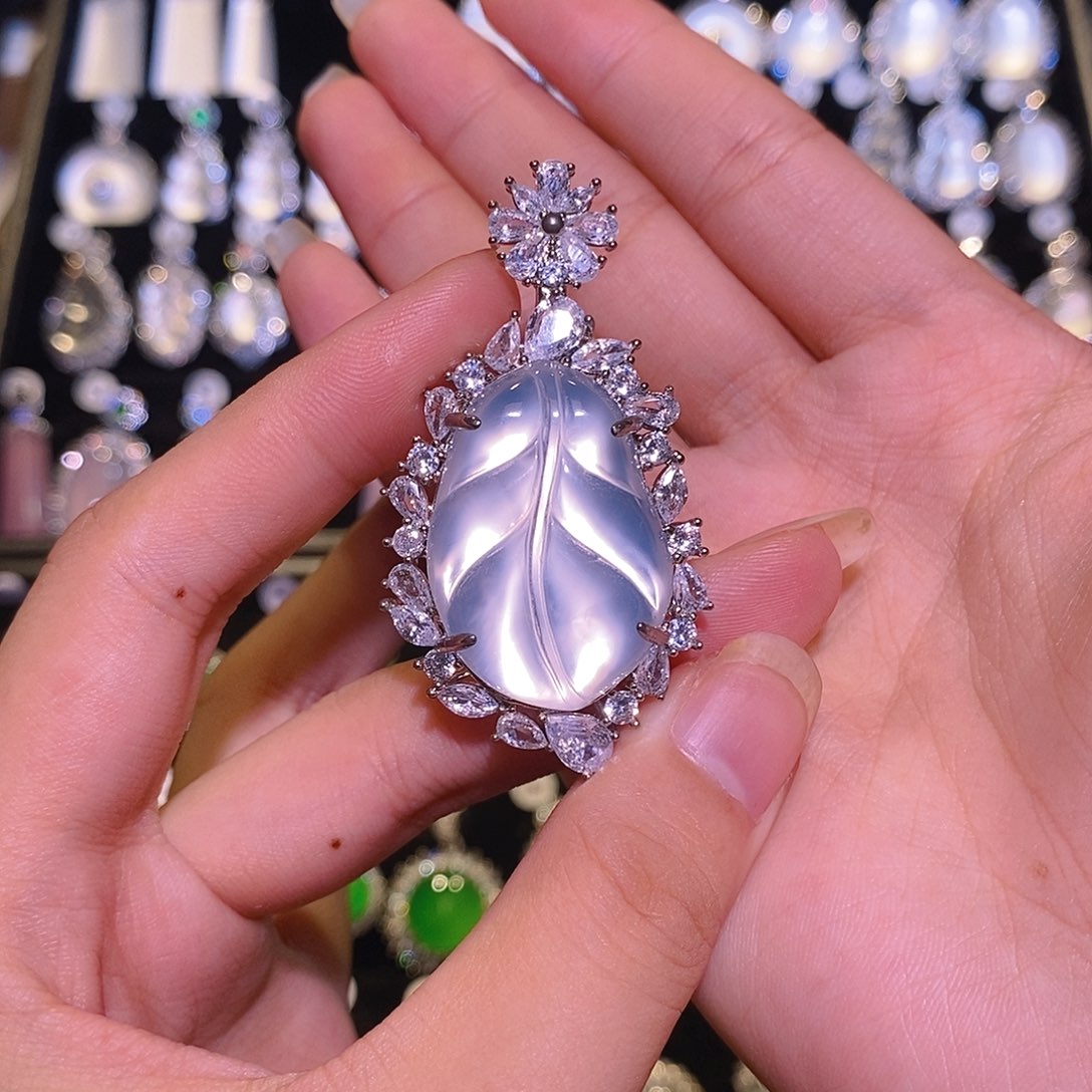 合金颈饰玛瑙/玉髓