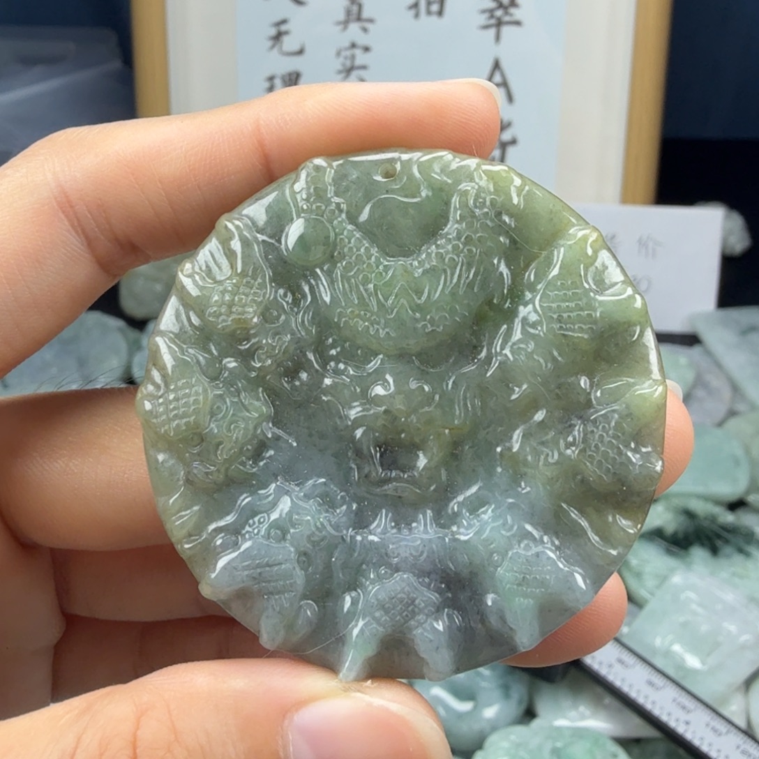 翡翠未镶嵌颈饰翡翠
