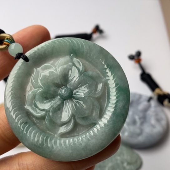 翡翠未镶嵌挂件翡翠