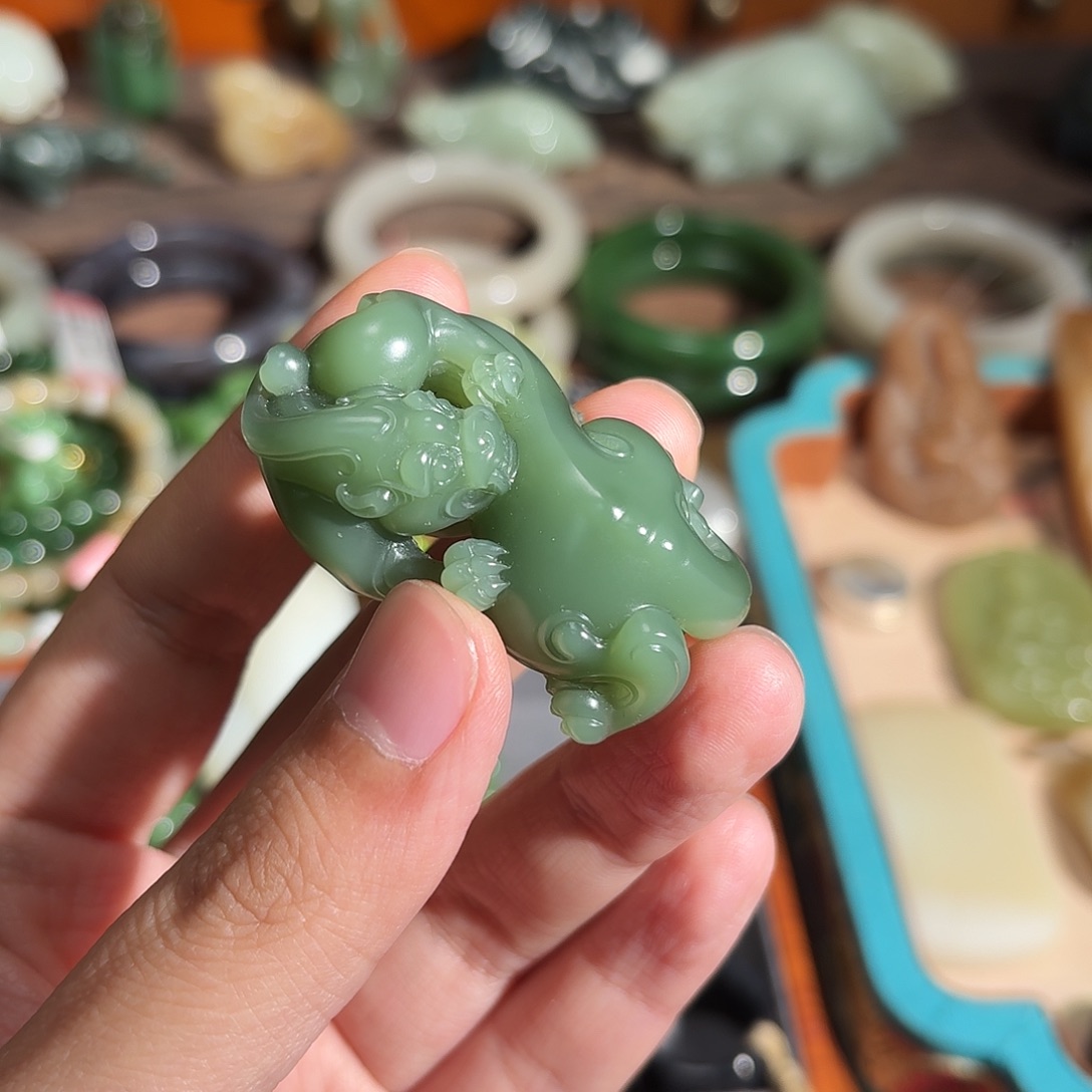 和田玉挂件未镶嵌不**呢