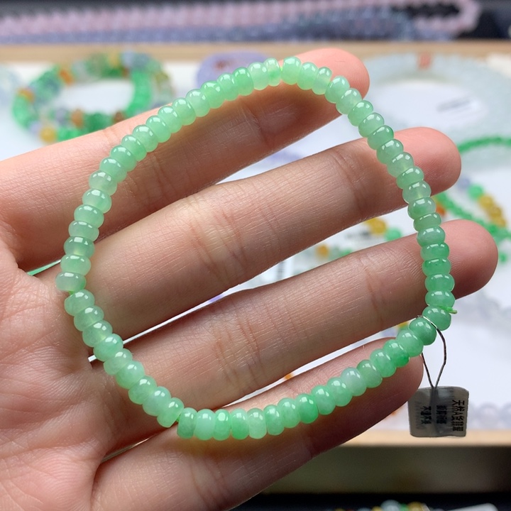 翡翠未镶嵌手镯卡