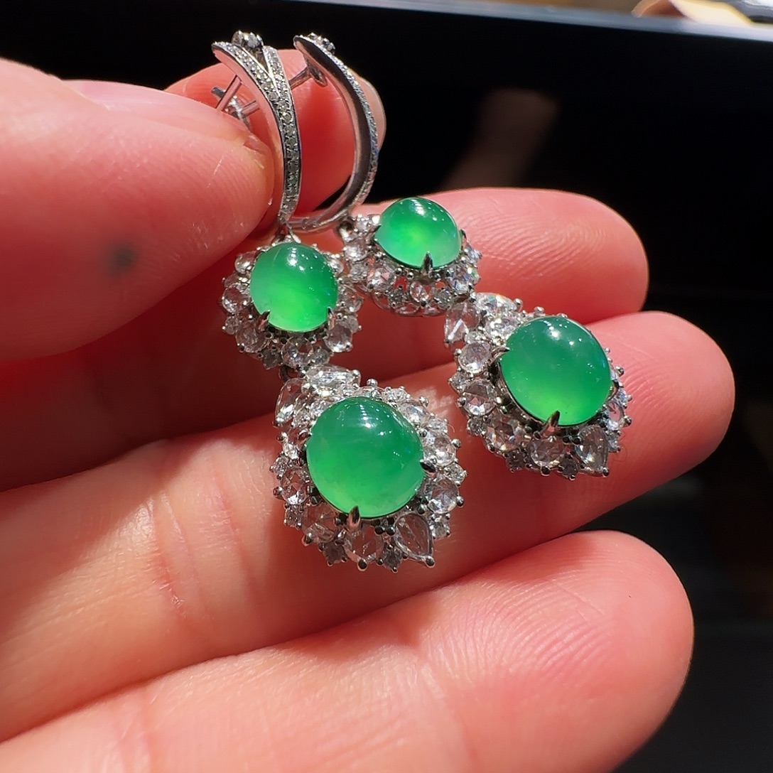 翡翠18K金镶嵌耳饰