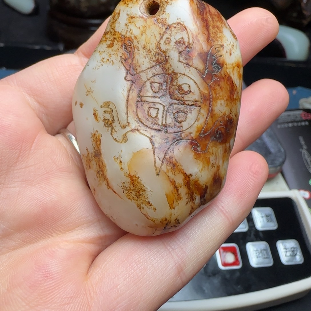 顾***歌和田玉（糖玉）未镶嵌挂件