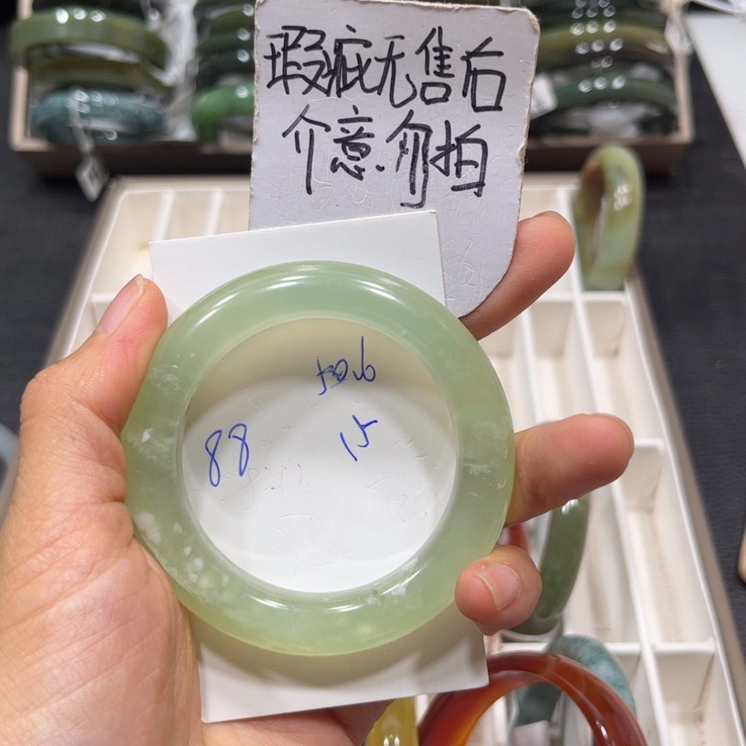 未镶嵌蛇纹石玉手镯