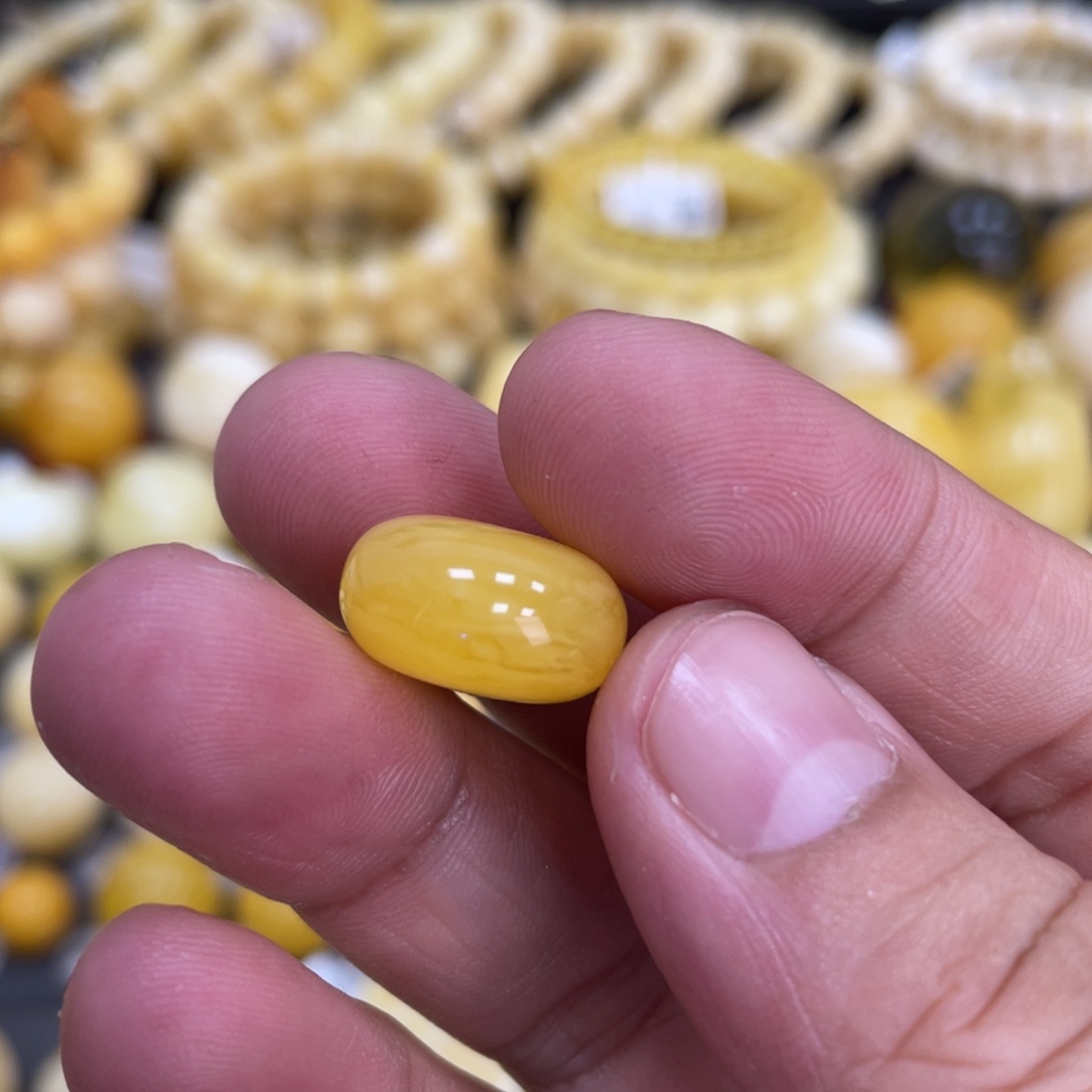 未镶嵌蜜蜡裸石15.6*8.9mm焦皮