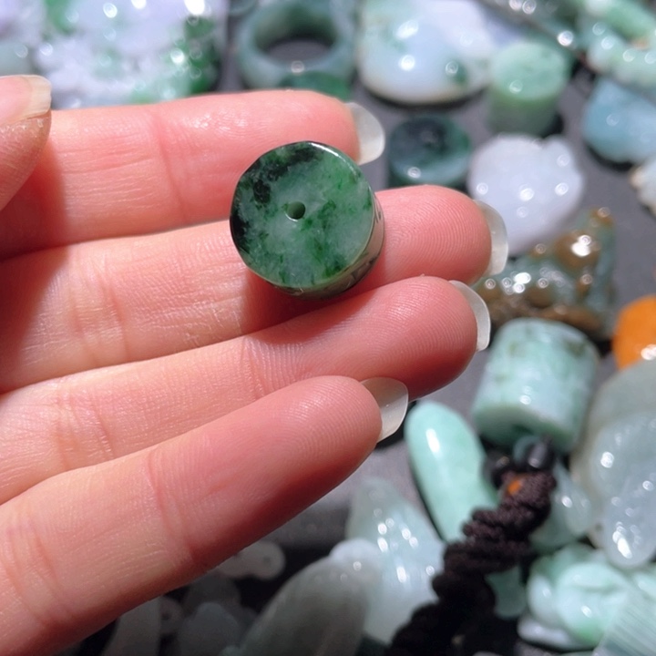 【闪购商品】翡翠颈饰未镶嵌天然翡翠