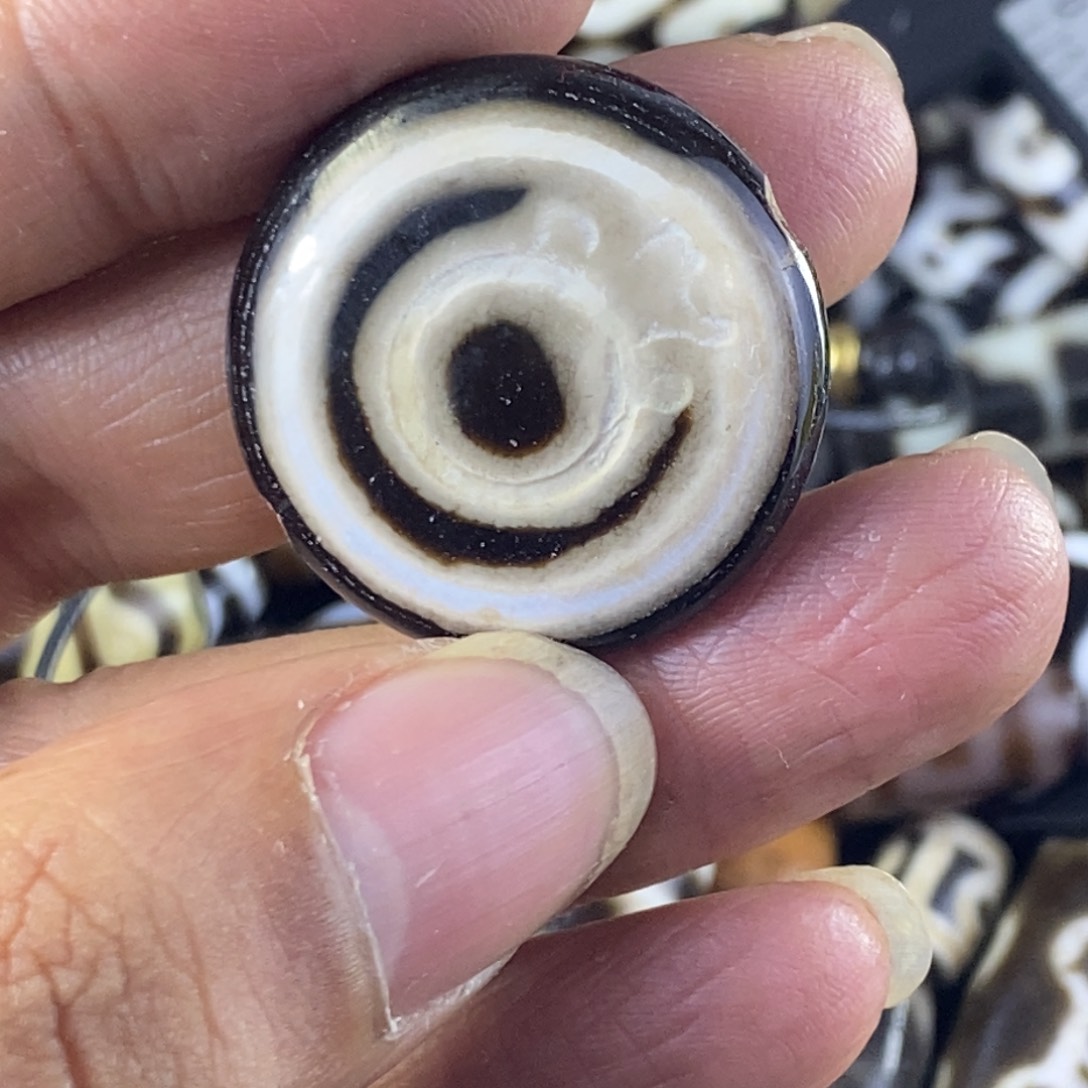 玛瑙/玉髓颈饰未镶嵌钙化样板珠