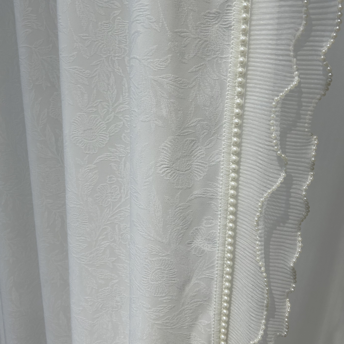 煜宁高端浮雕蔷薇花窗纱家用客厅（透光不透人）白色带花边窗帘