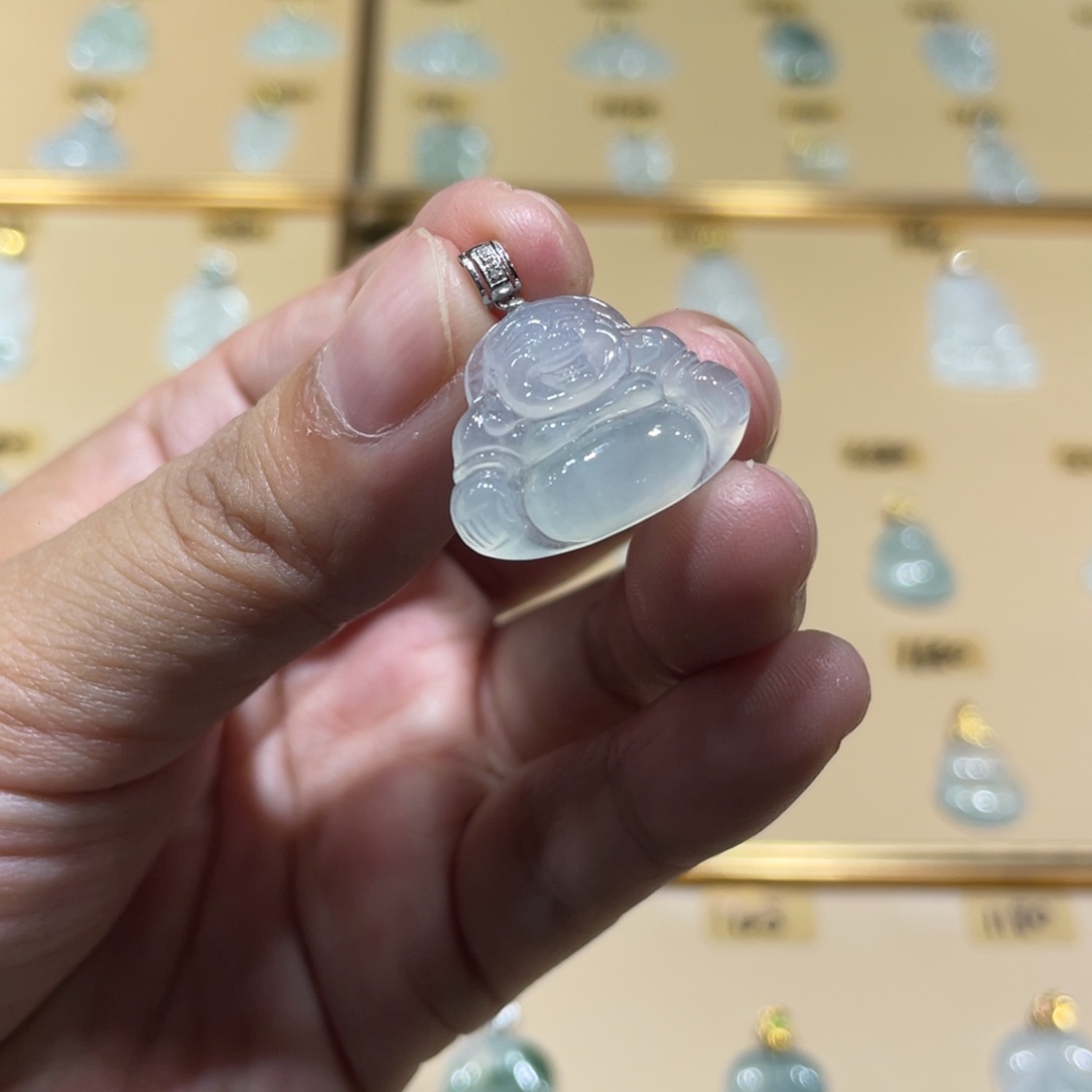 颈饰18K金镶嵌翡翠