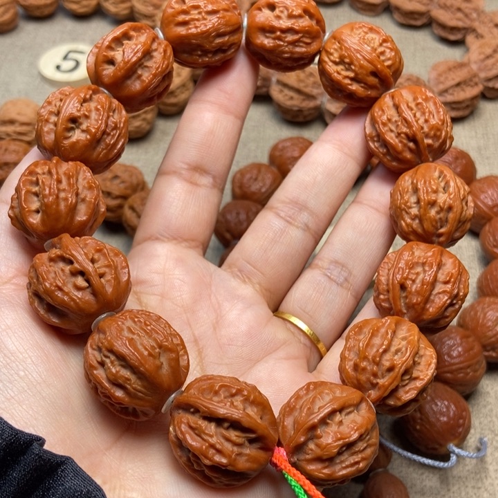 文玩核桃吊坠京八棱手串