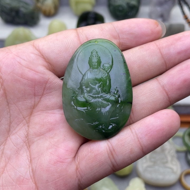 和田玉未镶嵌颈饰