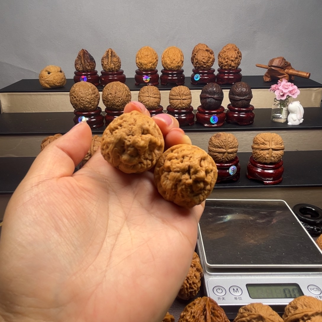 文玩核桃吊坠血舍利666