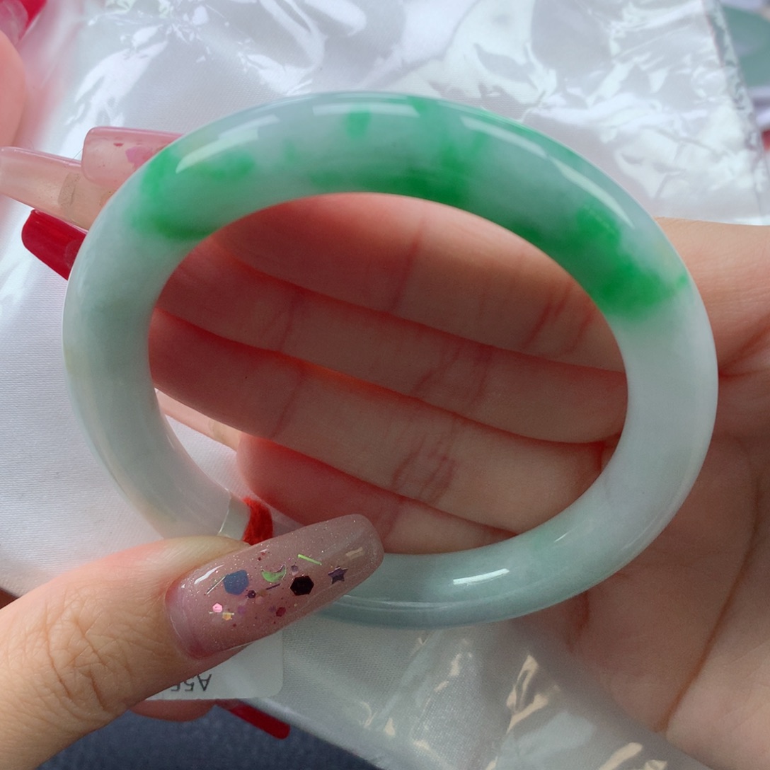 翡翠手镯未镶嵌5556圆条