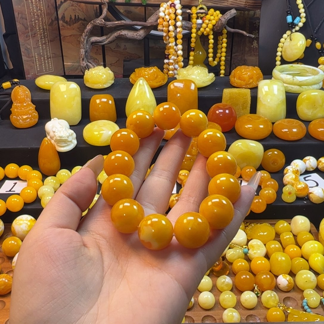 王***博老蜡鸡油深飘花卡18手串一条