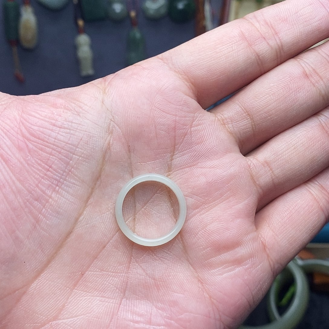 H***.和田玉未镶嵌颈饰圈口17.2