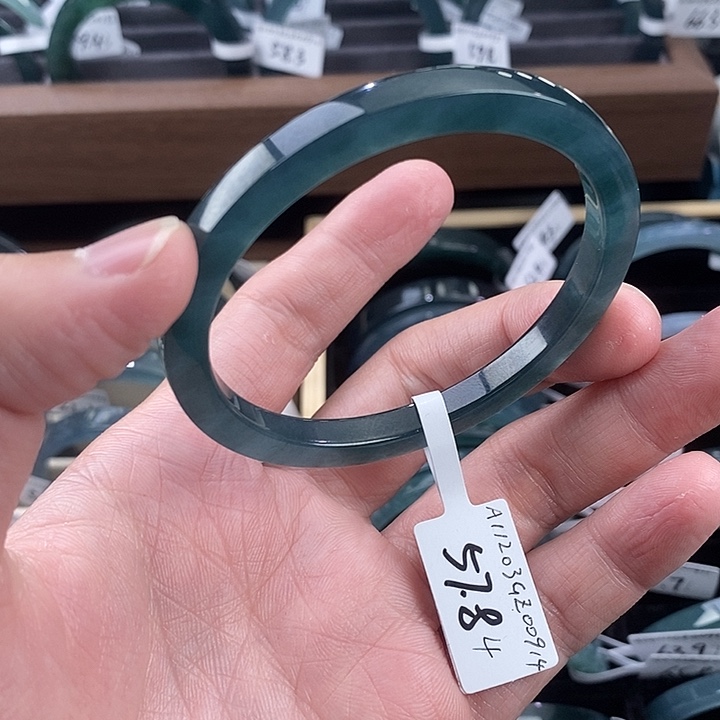 翡翠手镯未镶嵌?****e57.84