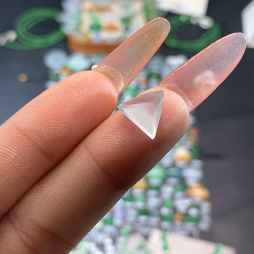 【闪购商品】翡翠挂件未镶嵌切割