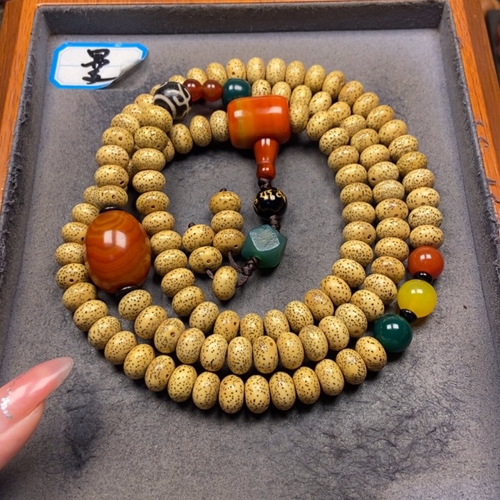 星月菩提吊坠菩提