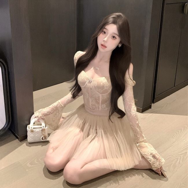 【下单留言三位数编码】显瘦性感小众修身设计感名媛气质上衣