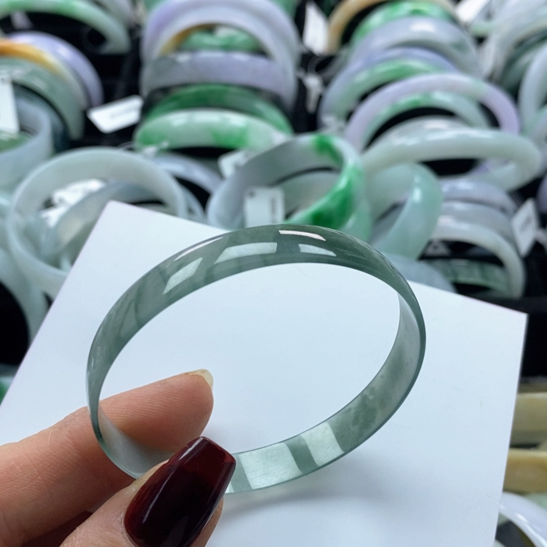 翡翠手镯未镶嵌公主