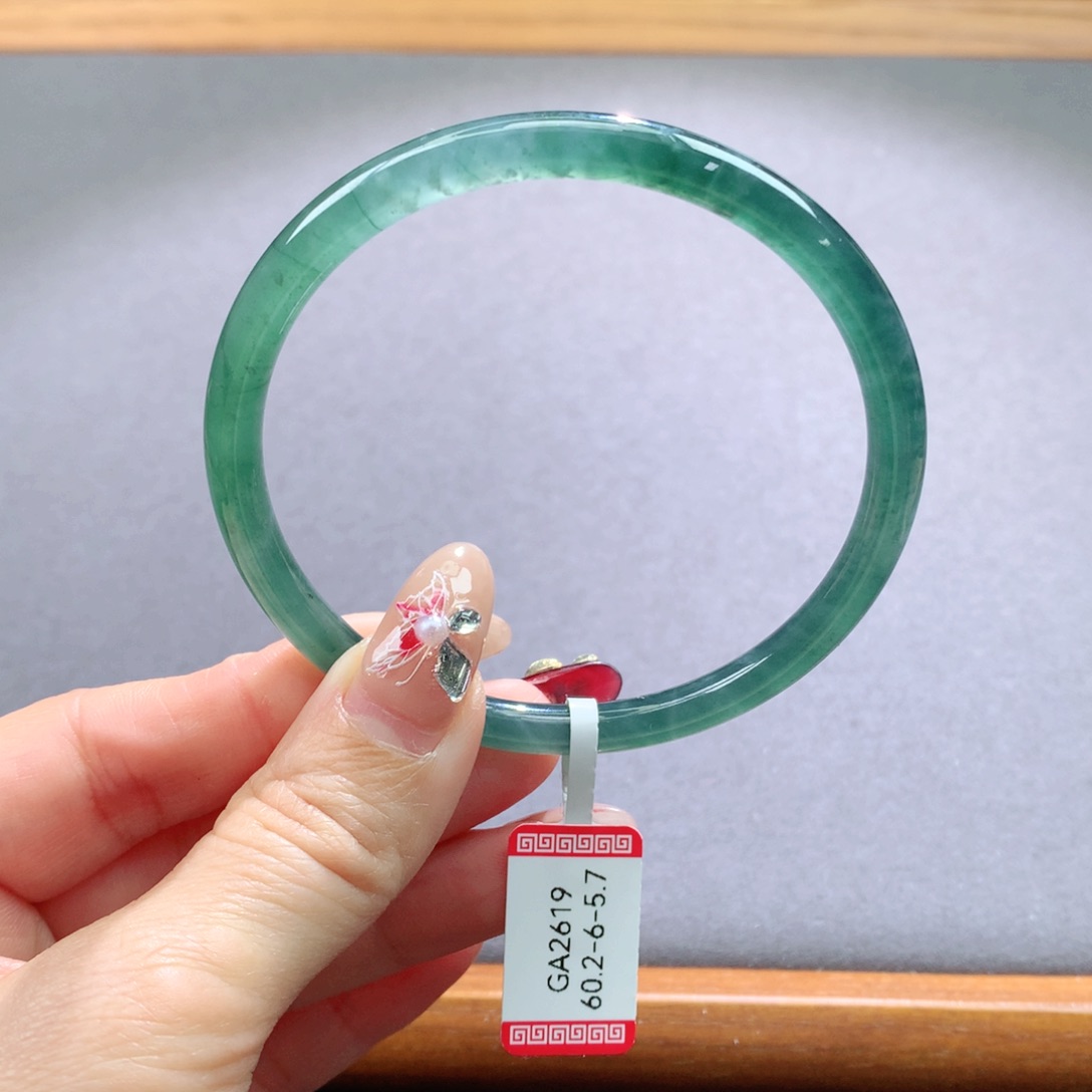 翡翠手镯未镶嵌天然翡翠手镯叮当镯