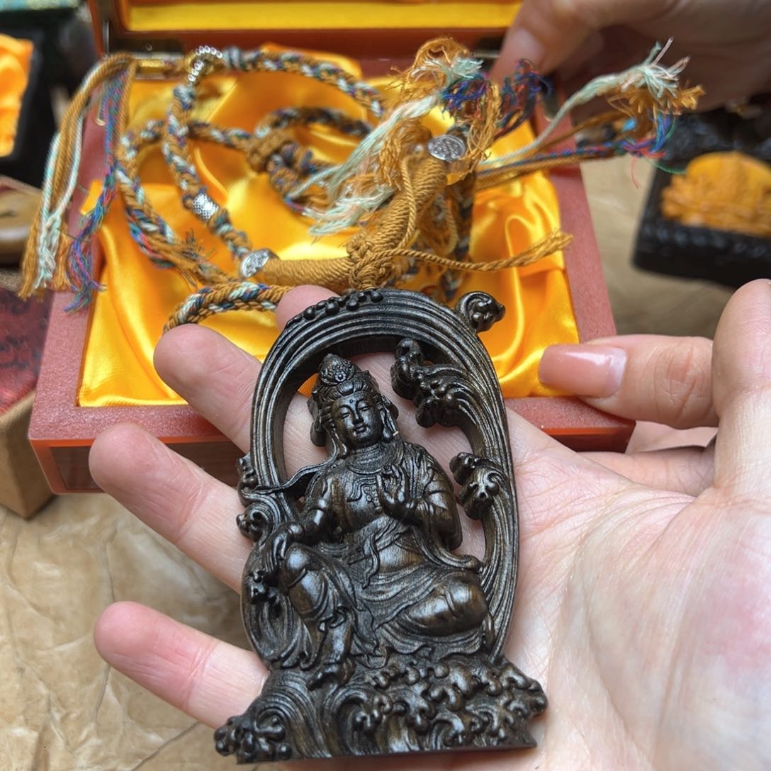 滴血莲花菩提吊坠