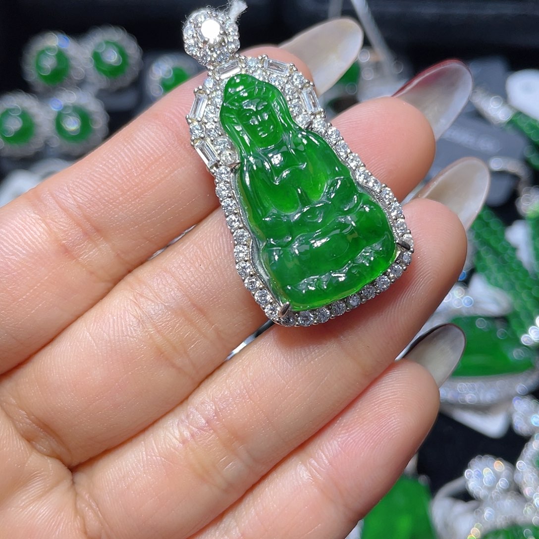 翡翠颈饰银S925镶嵌翡翠