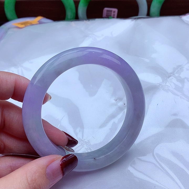 翡翠手镯未镶嵌翡翠