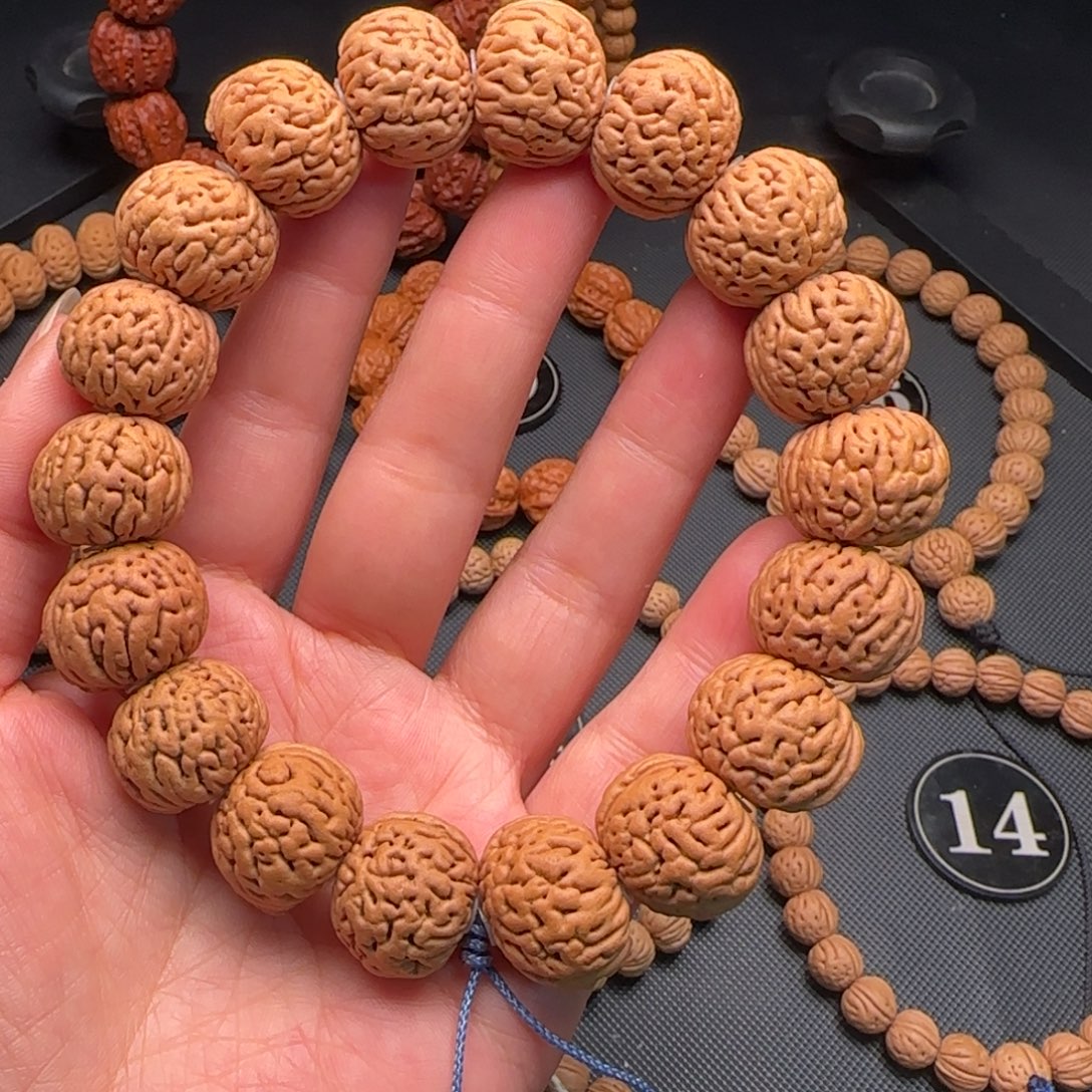 桃核手串爆肉肌肉桃核手持