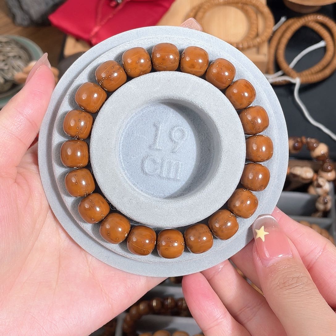 紫金鼠手串11.4精品奶咖老型半实心