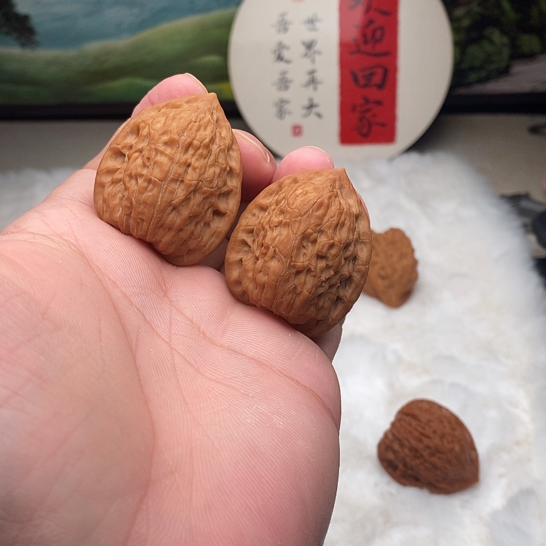 文玩核桃吊坠34原树望天吼