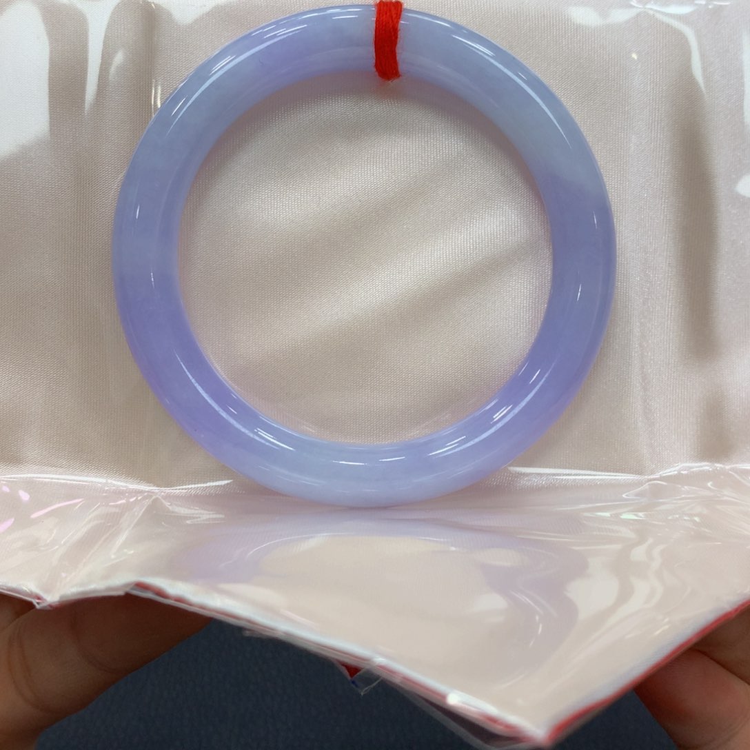 翡翠手镯未镶嵌翡翠