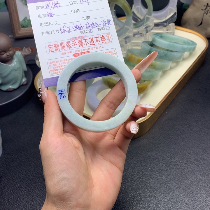 粥***烂定制翡翠未镶嵌翡翠手镯