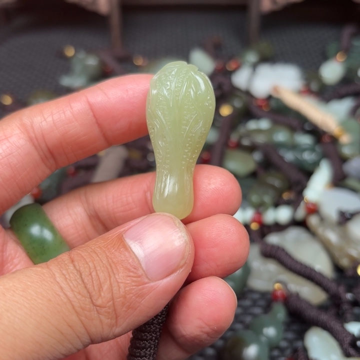 和田玉吊坠未镶嵌