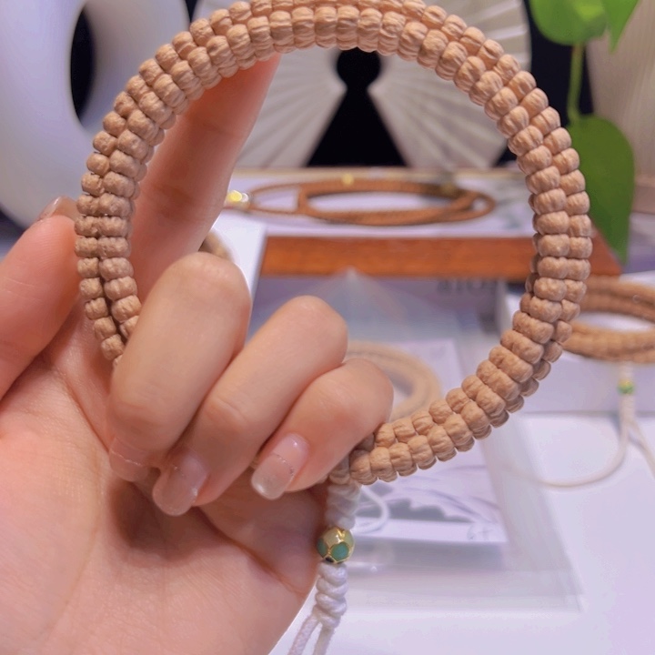 萧***是吊坠柏香籽/百香籽