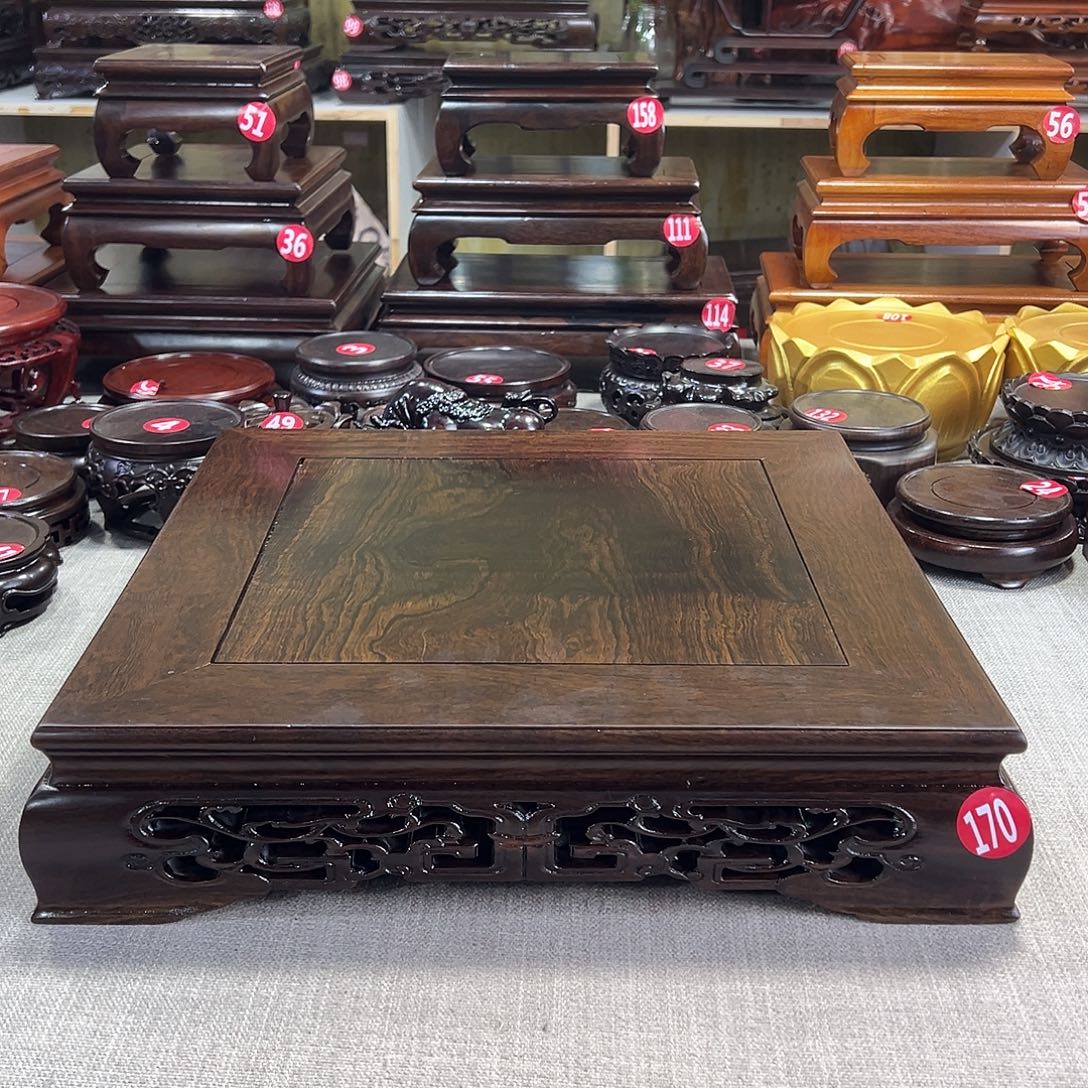 红木底座精雕工艺品
