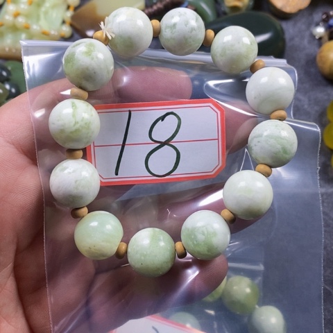 未镶嵌蛇纹石玉颈饰