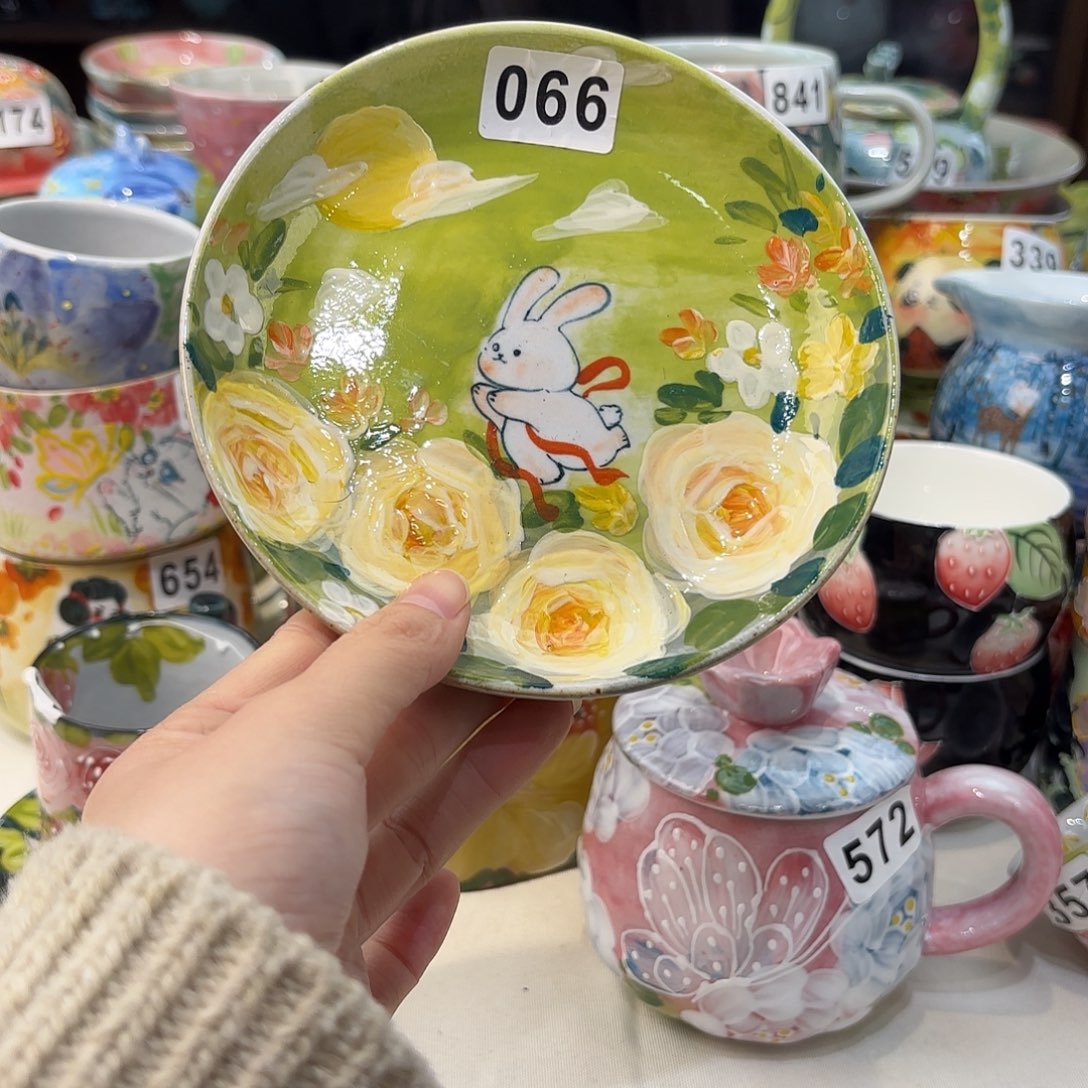 瓷片兔兔好可爱呀打