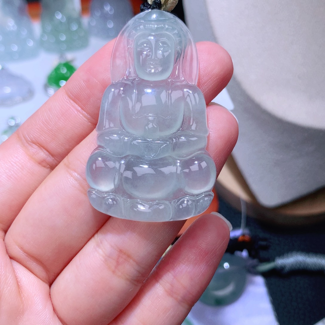 颈饰未镶嵌翡翠观音