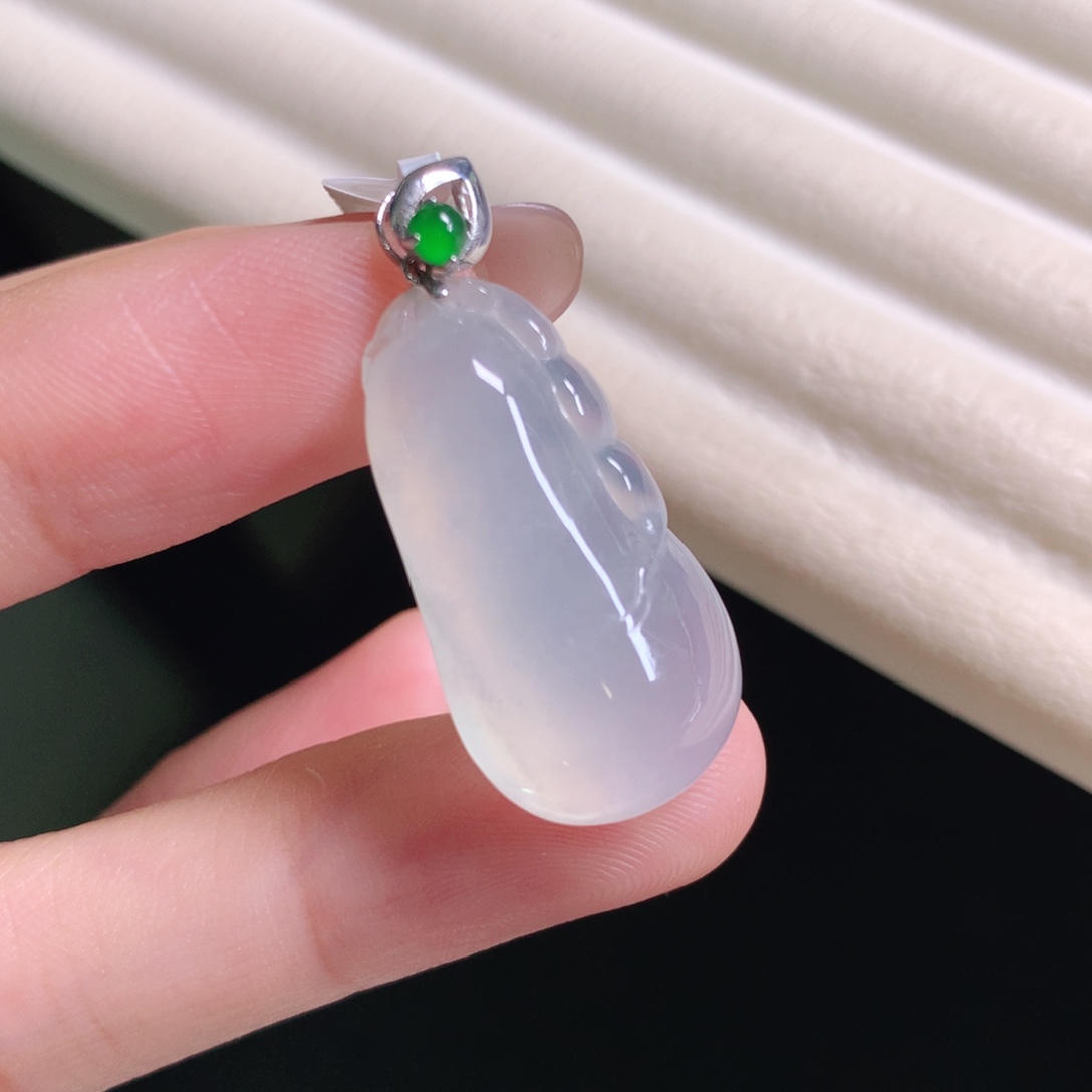 翡翠颈饰18K金镶嵌福瓜