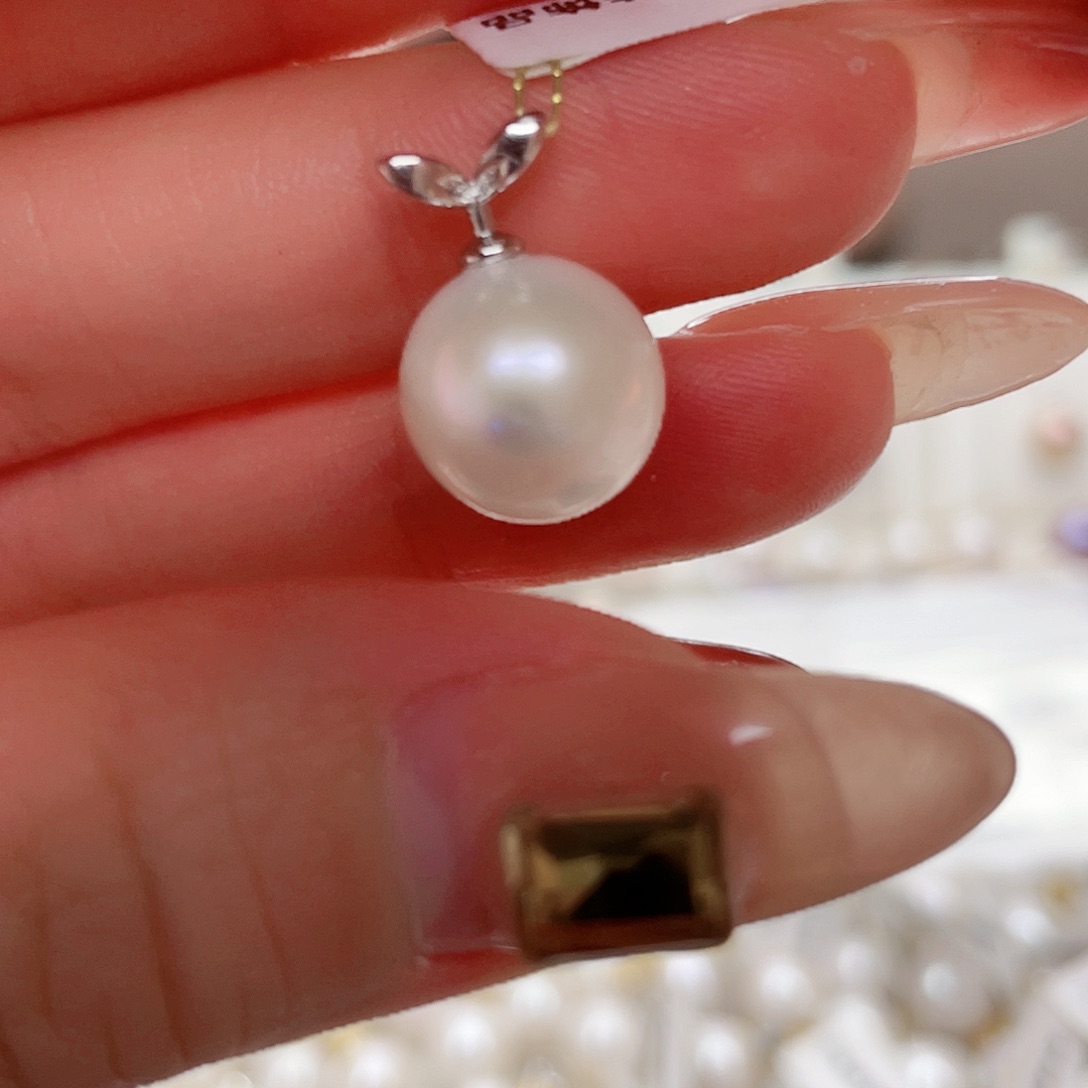 淡水珍珠吊坠(赠链)未镶嵌